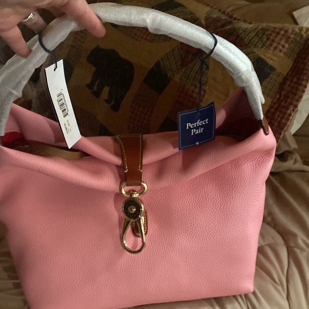 New with tags Pebble Grain Logo Lock Shoulder Bag Style R740BQL